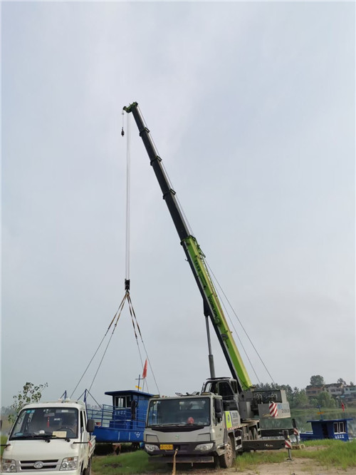 镇巴县桥梁建设吊装案例